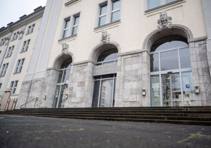 Landgericht und Amtsgericht Hagen Der Angeklagte muss sich vor dem Hagener Schwurgericht verantworten. (Archivbild)