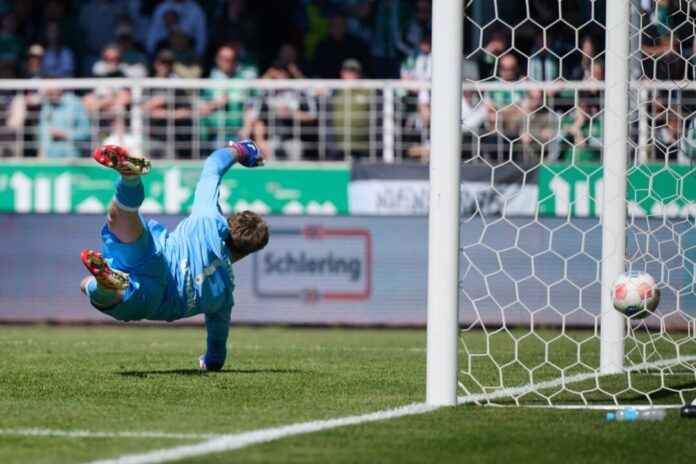 Preußen Münster - Arminia Bielefeld Die Preußen kassierten auch gegen Bielefeld mehrere Gegentore.