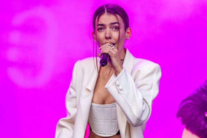 Frida-Gold-Sängerin Alina Süggeler Alina Süggeler berichtet offen von ihrer Hirnblutung und wie sie ihr Leben und ihren Blick auf die Zukunft verändert hat. (Archivbild)