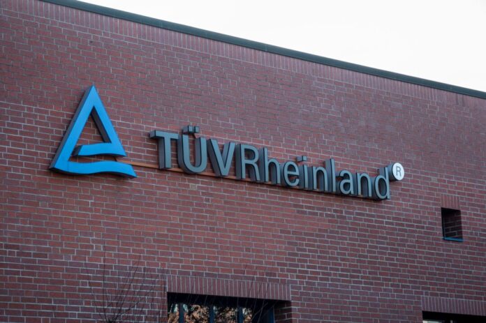TÜV Rheinland Der Tüv hat mehrere Geschäftsfelder, das bekannteste ist wohl die Hauptuntersuchung für Autos. (Archivbild)