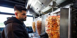 Firmenchef Sergen Kolcu bei der Arbeit. (Archivbild)