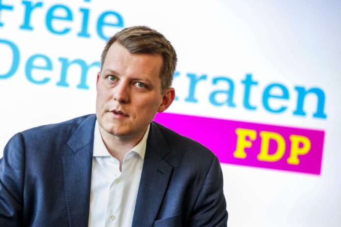 FDP-Landeschef Höne kandidiert für Bundesvorsitz FDP-Landeschef Henning Höne braucht ein gutes Ergebnis bei der Abstimmung des Landesparteitags. (Archivbild)
