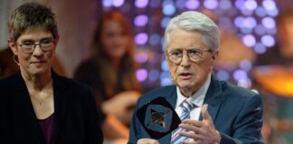 Preisträger Frank Elstner bei der Gala mit Annegret Kramp-Karrenbauer.