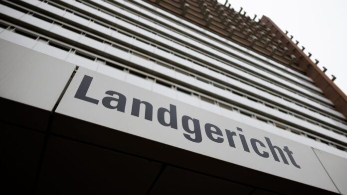 Illegales Autorennen - Prozess Nach Raser-Urteil: Die Angeklagten gehen in Revision. (Archivbild)