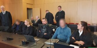 Sechs Jahre Haft für illegale Zigarettenfabrik in Düsseldorf Das Gericht verhängte Haftstrafen gegen vier Männer wegen einer illegalen Zigarettenfabrik.