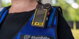 Bodycams sollen bei Kontrollen in Fahrzeugen der Rheinbahn Übergriffe verhindern und das Sicherheitsgefühl erhöhen. (Archivbild)