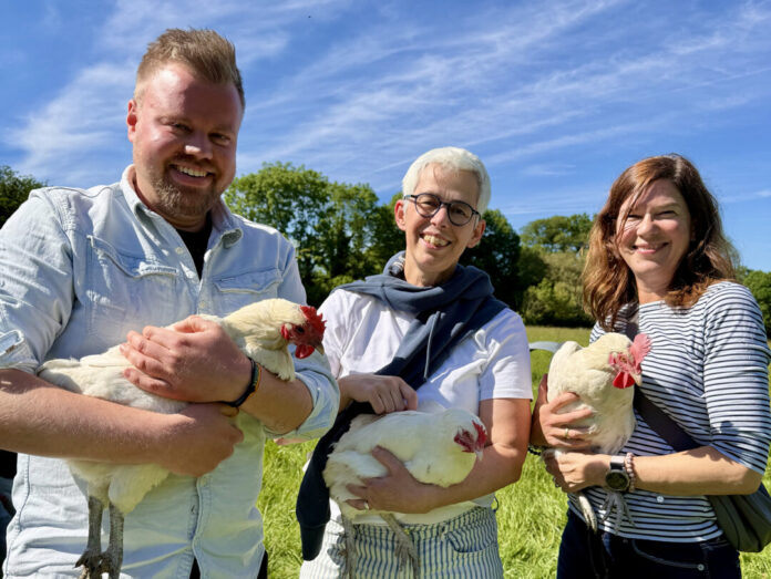 01_Hof_zur_Hellen Christian Pelikan, Ulle Schauws und Ophelia Nick. Foto: Sonja Pöhlmann
