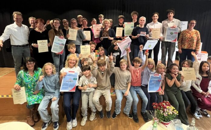 2026-05-22-NH-Preis 2026-Auszeichnungsfeier (Quelle Ratingen.nachhaltig e.V.) Bildzeile: Bei der Auszeichnungsfeier des Ratinger Nachhaltigkeitspreises 2026 wurden alle engagierten Bewerberinnen und Bewerber gewürdigt. Foto: Ratingen.nachhaltig e.V.