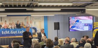 Aktiv für Ratingen e. V. wächst – Mitgliederversammlung im Zeichen von Zukunftsthemen Dirk Wittmer an diesem Abend als Vorsitzender von Aktiv für Ratingen e.V. auch als Moderator für den spannenden Abend verantwortlich, Bild: Alexander Heinz