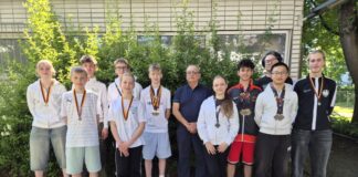 TVR-Fechter holen Deutschen Meistertitel im Teamwettbewerb Die Nachwuchsfechter des Turnverein Ratingen brachten den deutschen Meisterschaftstitel mit in die Heimat. Foto: Turnverein Ratingen