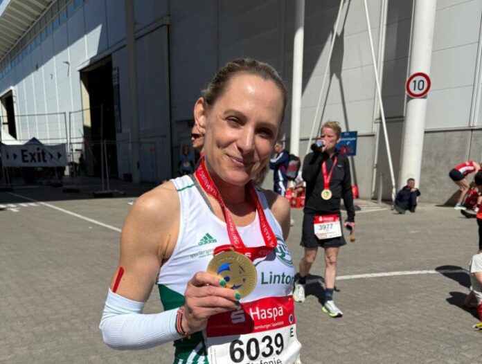 26-pm-la-0504 Stefanie Lienemann Marathon Hamburg Stefanie Lienemann hat einen sportlichen Erfolg errungen. Foto: TuS 08 Lintorf