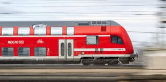 Verspätungen und Teilausfälle wegen Personen auf Gleisen Betroffen von der morgendlichen Streckensperrung: insgesamt vier Regionalexpress-Linien zwischen Düsseldorf und Neuss. (Symbolbild)