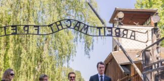 Kampf gegen Antisemitismus: Wüst setzt Zeichen in Auschwitz Die NRW-Landesregierung fördert Gedenkstättenfahrten von Schülern seit 2018.