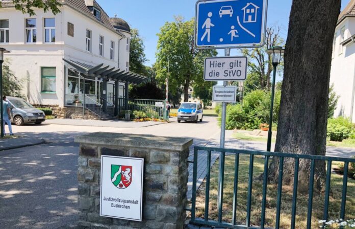 JVA Euskirchen Gegen Justizbeamte der JVA Euskirchen wird wegen Bestechlichkeit ermittelt. (Archivbild)