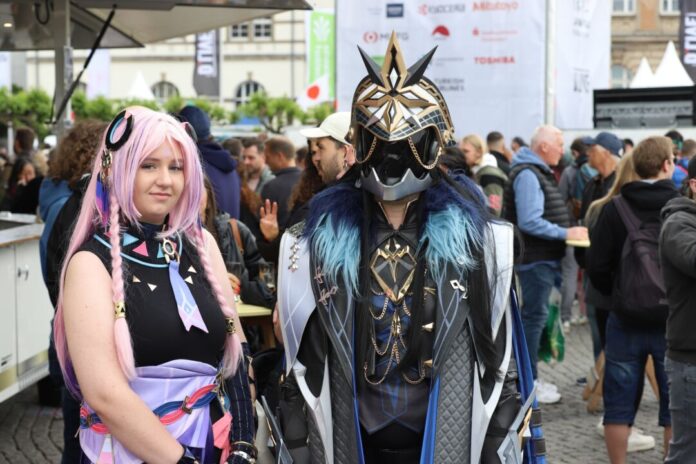 22. Japan-Tag Düsseldorf Viele junge Leute kommen in farbenfrohen Kostümen zum Japantag. (Archivbild)