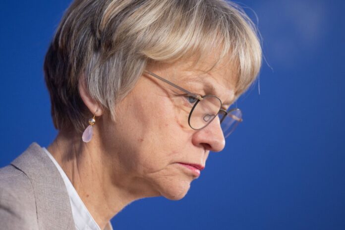 Neuerungen bei der schulischen Sprachförderung in NRW NRW-Schulministerin Dorothee Feller (CDU) sichert den betroffenen Schulen Unterstützung zu. (Archivbild)
