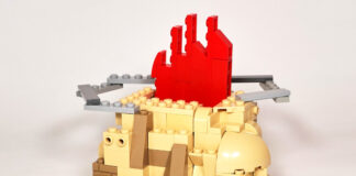 Internationaler Museumstag im Museum Ratingen Kreation aus Legosteinen nach: Nschotschi Haslinger, Tasche IV, 2019