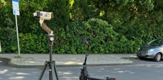Kontrollaktion: Polizei nimmt E-Scooter-Fahrer ins Visier Die Polizei kontrollierte E-Scooter-Fahrer am Holterhöfchen. Foto: Polizei