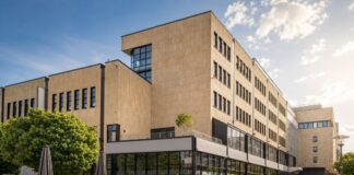 Neue Gastronomie zentral in Essens Innenstadt "Markt1" am Kennedyplatz in Essen. Foto: Andreas Endermann/ Art-Invest Real Estate