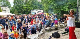 Gewusel am Zeittunnel: Riesiger Andrang bei Wülfrather Kinderfest