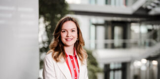 Kulturstiftung der Stadtsparkasse Düsseldorf unter neuer Führung Katharina Wettwer übernimmt die Geschäftsführung der Kunst- und Kulturstiftung der Stadtsparkasse Düsseldorf und löst damit den langjährigen Geschäftsführer Stefan G. Drzisga ab. Foto: Stadtsparkasse Düsseldorf