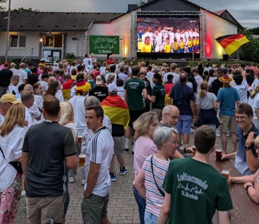 Public-Viewing zur Fußball-WM in Wülfrath