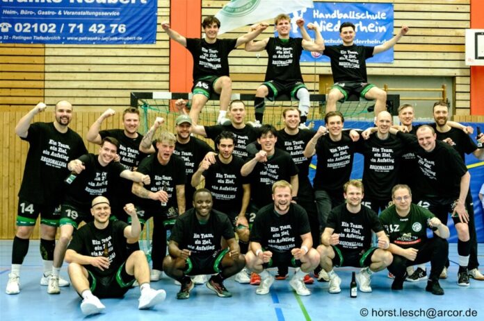 TuS 08 Lintorf 1. Herren Mannschaftsfoto, Bild: Horst Lesch