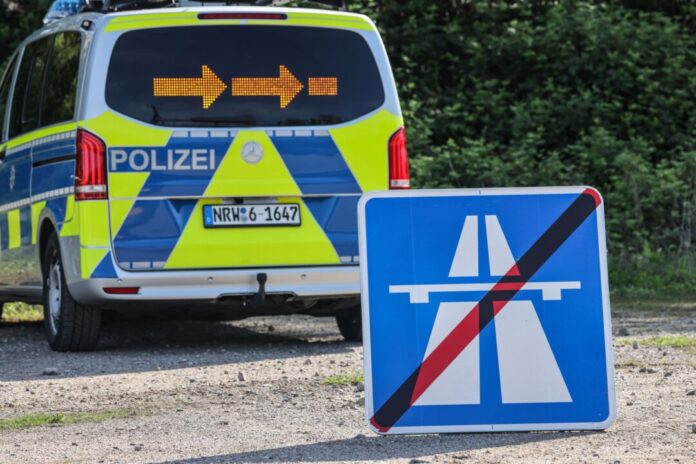 Autobahnsperrung Ab Freitag wird die A1 bei Kamen bis Montag für Sanierungsarbeiten in Richtung Köln gesperrt. (Symbolbild)