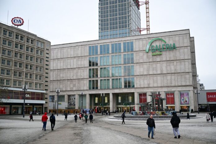Galeria Kaufhof Alexanderplatz Kaufhauskonzern Galeria: Mit einigen Mieten im Rückstand. (Archivbild)