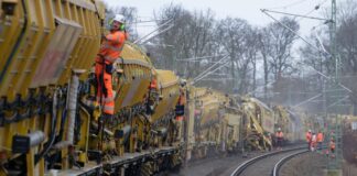 Bahn-Sanierung Köln-Hagen: Auch S-Bahn-Gleise gesperrt Gut fünf Monate lang wird die Strecke von Köln über Wuppertal nach Hagen von Grund auf saniert. (Archivbild)