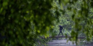 Regen macht sich breit in Nordrhein-Westfalen In vielen Regionen in NRW bleibt es regnerisch.