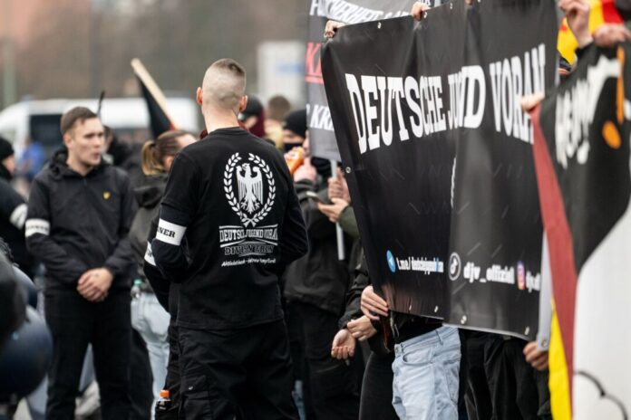 Durchsuchungen Die Gruppe «Deutsche Jugend Voran» stand im Visier der Ermittler bei Durchsuchungen fast überall bundesweit. (Archivbild)
