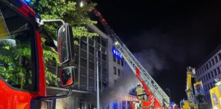 Im Keller des leerstehenden Hauses war ein Brand ausgebrochen - im Obergeschoss hatten Wohnungslose geschlafen.