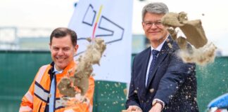 A59-Ausbau in Duisburg startet unter Bürgerprotest Spatenstich für den A59-Ausbau mit Bundesverkehrsminister Schnieder