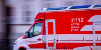 Mann stirbt bei Badeunfall im Feldmarksee Der Mann kann nur leblos geborgen werden. (Symbolbild)
