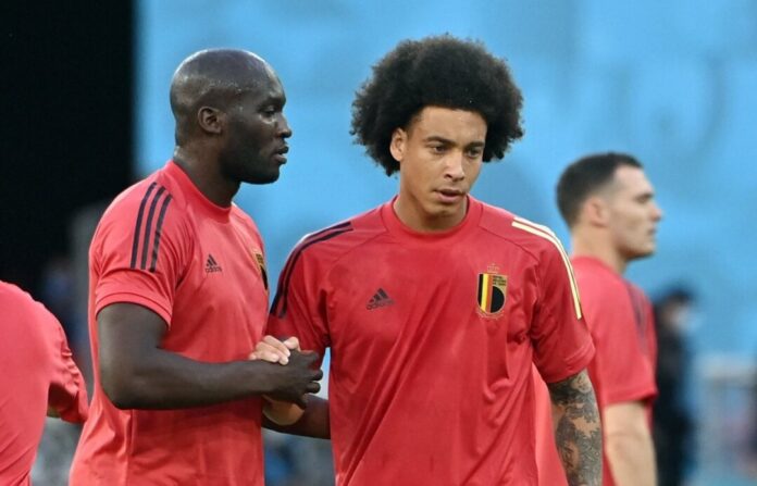 Romelu Lukaku (l) und Axel Witsel Beide im WM-Kader: Lukaku (l) und Witsel. (Archivbild)