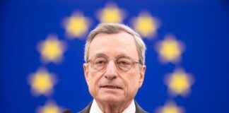 Früherer EZB-Präsident Draghi nimmt Karlspreis in Empfang Der frühere Präsident der Europäischen Zentralbank (EZB) und italienische Ministerpräsident Mario Draghi wird mit dem Karlspreis ausgezeichnet. (Archivbild)