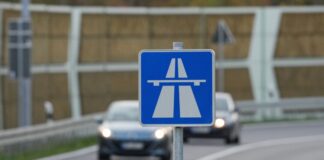 Kanalarbeiten am Kreuz Dortmund-West an A40 – nur eine Spur An der A40 bei Dortmund kommt es zu Einschränkungen (Archivbild)