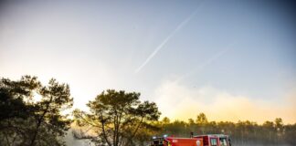 Bei der Brandbekämpfung in den Niederlanden kamen auch Feuerwehrleute aus NRW zum Einsatz.