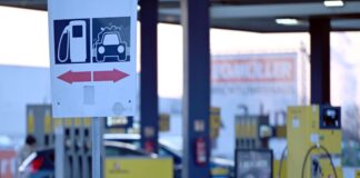 Mehr als 400 Tankstellen verstoßen gegen 12-Uhr-Regel In Bayern hat der Auswertung zufolge rund jede vierte Tankstelle gegen die 12-Uhr-Regel verstoßen, in NRW lediglich knapp jede Siebte (Archivbild).