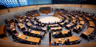 Landtag gedenkt Kriegsopfern und mahnt zu Frieden Krieg und Zerstörung beherrschen auch heute das Leben der Menschen in vielen Ländern der Erde. Der nordrhein-westfälische Landtag hält im Gedenken an Betroffene der Vergangenheit und Gegenwart einen Moment inne. (Archivbild)