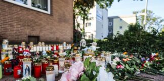 Unfall mit toten Kindern: Ermittlungen gegen Autofahrerin Blumen und Kerzen am Unfallort: In Dinslaken ist die Trauer nach dem Unfalltod zweier Kinder groß.