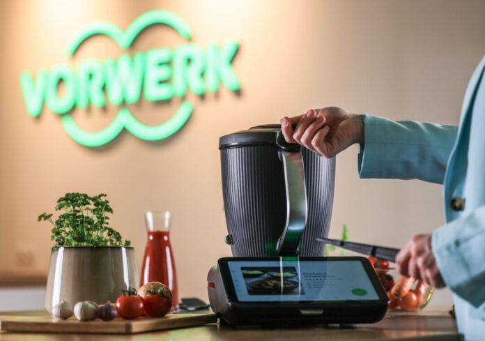Thermomix Mit dem Thermomix kann man unter anderem Lebensmittel zerkleinern, vermischen und erhitzen.