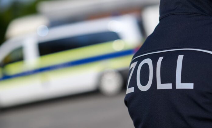 Zoll - Symbolbild Die Menge an beschlagnahmten Drogen erreichte laut den Zollfahndern 2025 einen Höchstwert. (Symbolbild)