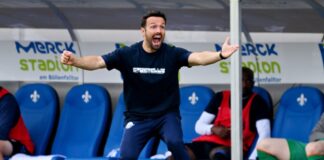 Behördlich genehmigt: Paderborn träumt von der Bundesliga Immer am Anschlag: Paderborn-Trainer Ralf Kettemann (Archivbild).