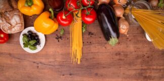 Das Bild zeigt frische Gemüse, aus denen ein gesundes Gericht gekocht werden soll. Foto: Pixabay