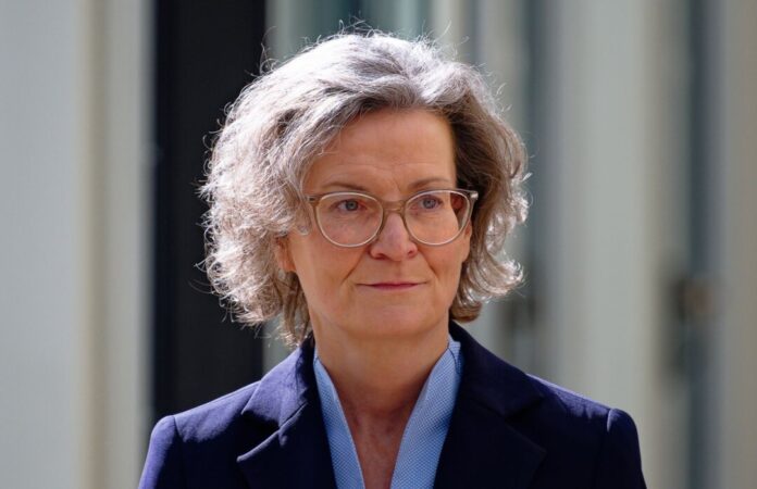 Landtag lehnt Sonderermittler zur Scharrenbach-Affäre ab Der Landtag streitet über den richtigen Weg zur Aufklärung der Machtmissbrauchsvorwürfe gegen die nordrhein-westfälische Heimatministerin Ina Scharrenbach (CDU). (Archivbild)