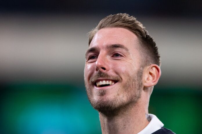 Tobias Strobl Lächelnder Landespokalsieger: Verls Trainer Tobias Strobl (Archivbild)