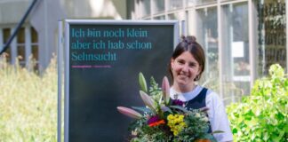 Kinder-Stück über krebskranke Mutter erhält Theaterpreis Ein Stück über den Umgang mit der Krebserkrankung der eigenen Mutter gewinnt den Kinder-Wettbewerb bei den Theatertagen in Mülheim/Ruhr.
