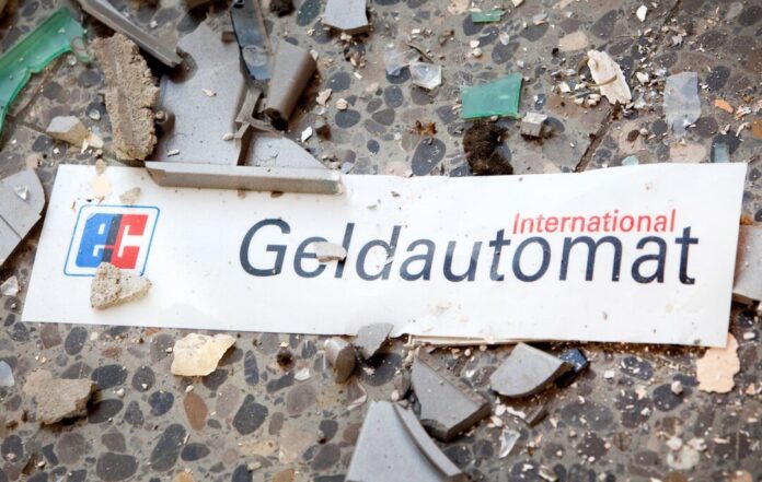 Weniger Geldautomaten gesprengt Die Zahl gesprengter Geldautomaten geht in NRW weiter zurück (Symbolfoto)